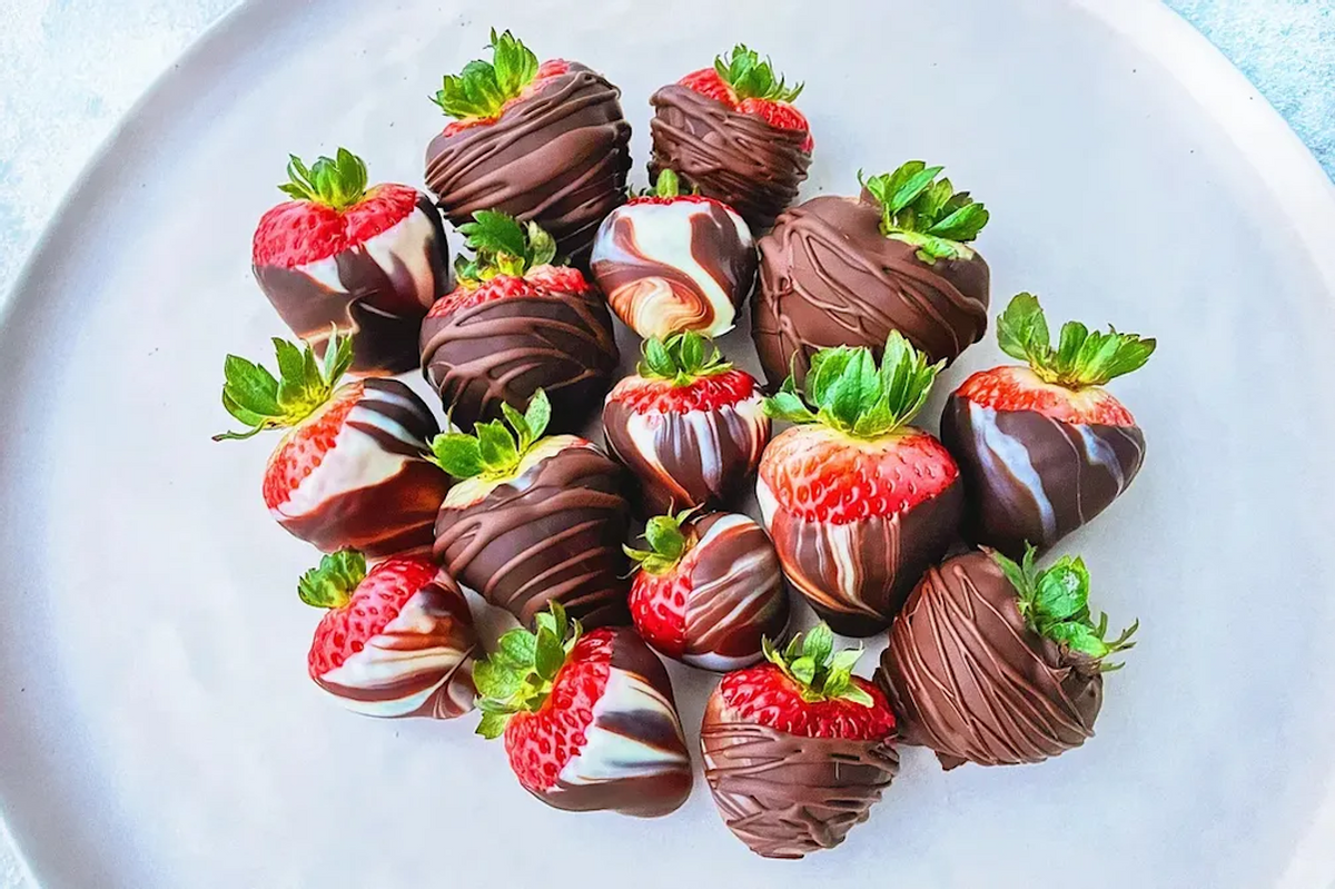 The best way to store chocolate-covered strawberries, plus a recipe