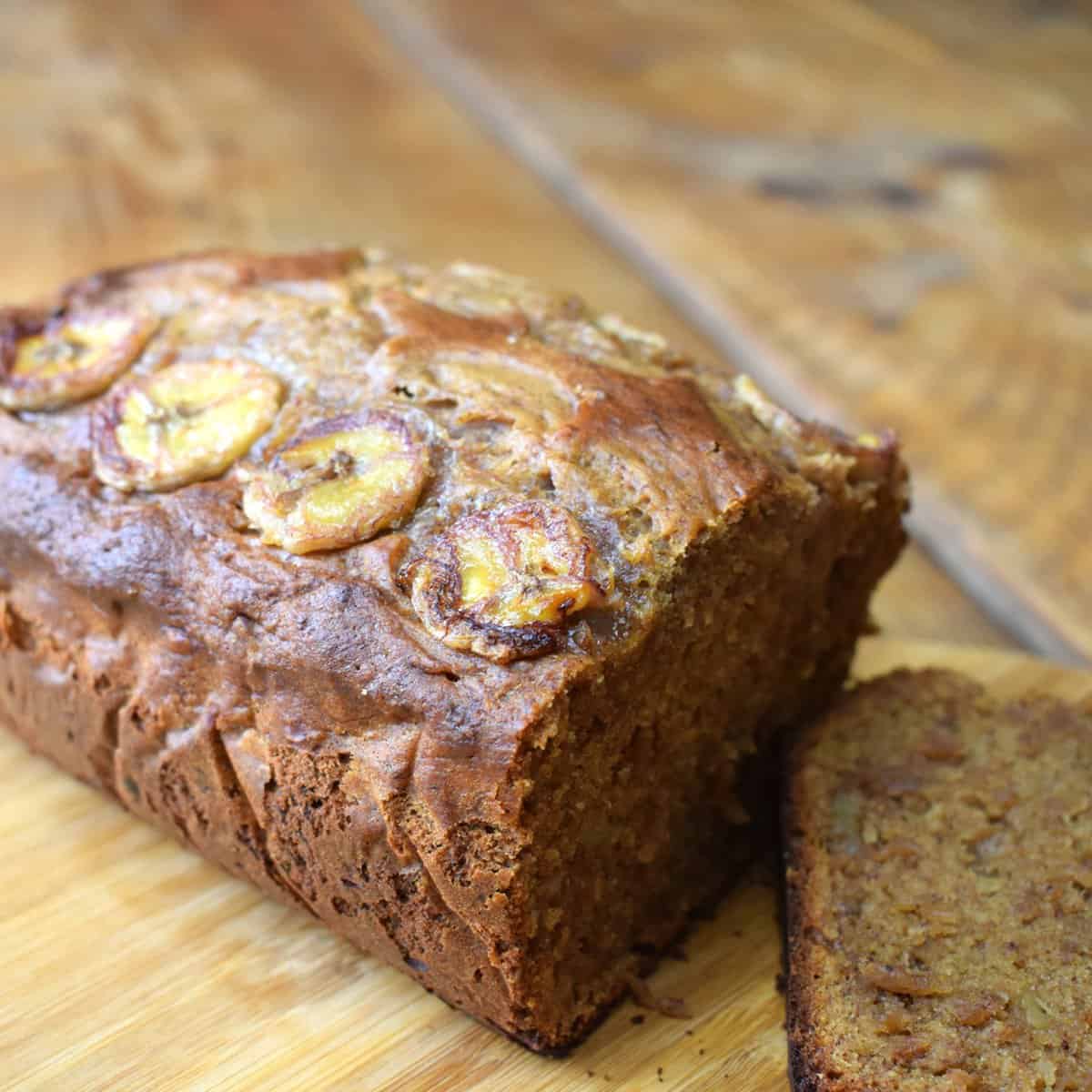 vegan banana bread featured