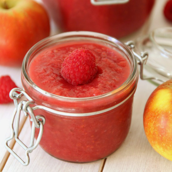 homemade sugar free raspberry apple sauce