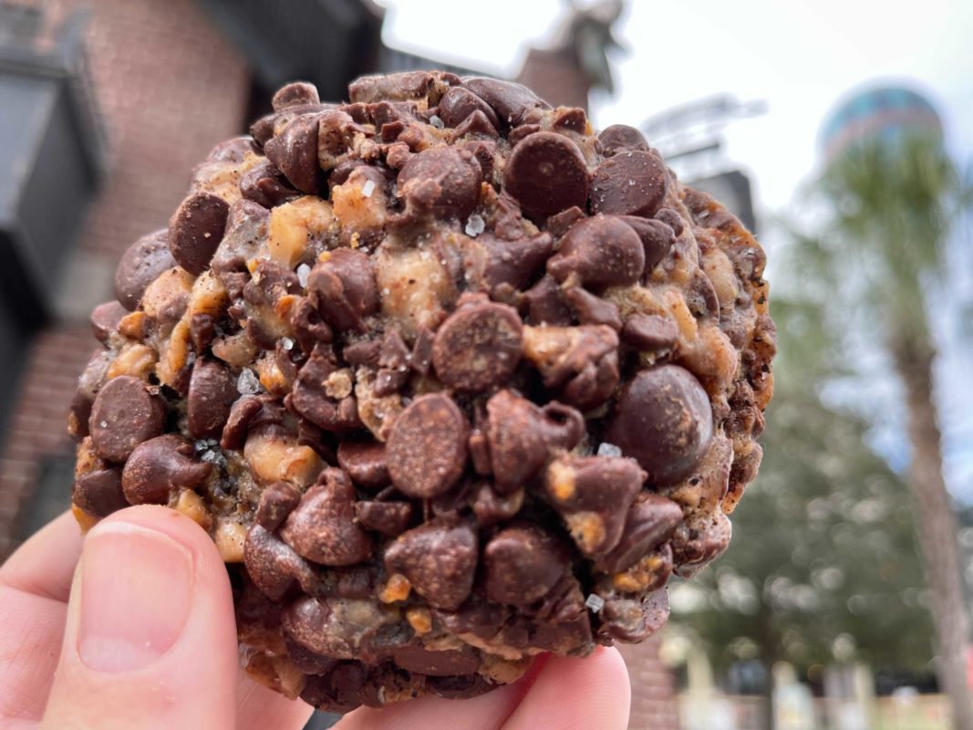 REVIEW: Coffee Toffee Chocolate Chip Cookie Returns to Gideon’s Bakehouse for April 2023